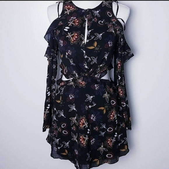 BNWT Red Carter Cutout Dress - Picture 2 of 10